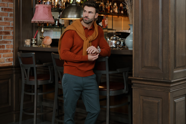 Pantaloni de bărbați populari în acest sezon și cum îi porți corect 